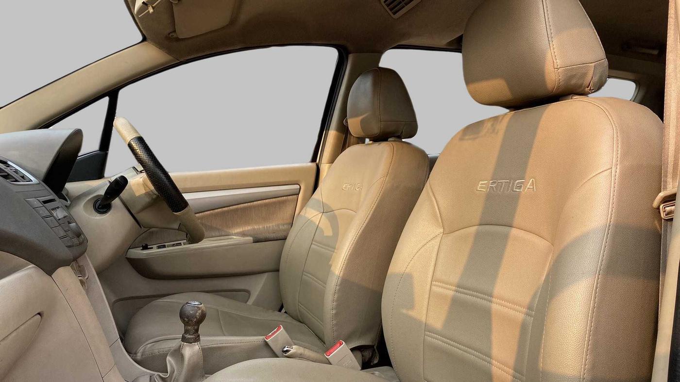 2014 Maruti Ertiga VXI, Petrol, Manual, 44,492 km, Right Side Front Door Cabin