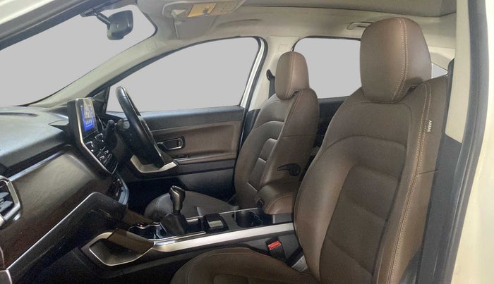 2022 Tata Harrier XZ PLUS 2.0L DUAL TONE, Diesel, Manual, 10,207 km, Right Side Front Door Cabin