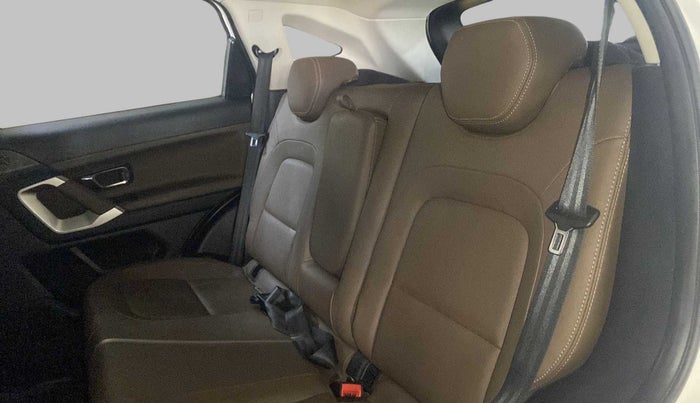 2022 Tata Harrier XZ PLUS 2.0L DUAL TONE, Diesel, Manual, 10,207 km, Right Side Rear Door Cabin