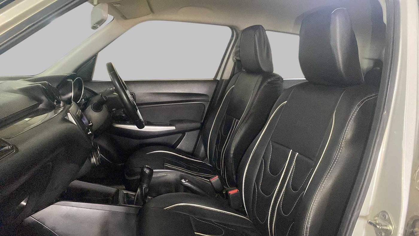 2018 Maruti Swift ZXI, Petrol, Manual, 47,142 km, Right Side Front Door Cabin