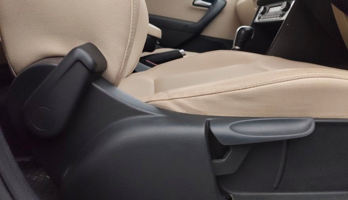 2019 Volkswagen Vento HIGHLINE PLUS 1.2 AT, Petrol, Automatic, 72,482 km, Driver Side Adjustment Panel