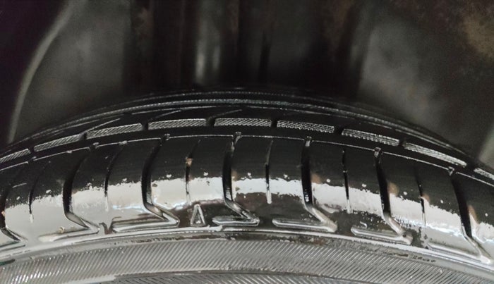 2019 Volkswagen Vento HIGHLINE PLUS 1.2 AT, Petrol, Automatic, 72,482 km, Right Rear Tyre Tread