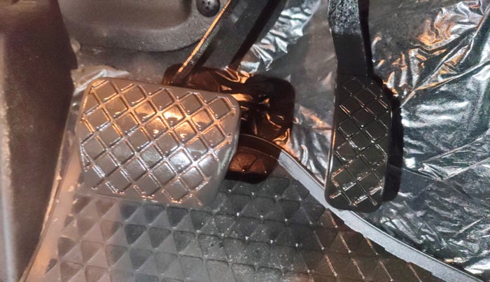 2019 Volkswagen Vento HIGHLINE PLUS 1.2 AT, Petrol, Automatic, 72,482 km, Pedals