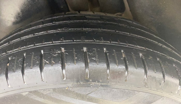 2021 Volkswagen TAIGUN HIGHLINE 1.0 TSI MT, Petrol, Manual, 42,890 km, Left Rear Tyre Tread