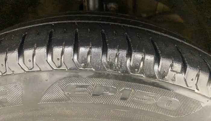 2021 Maruti XL6 ALPHA MT, Petrol, Manual, 41,745 km, Right Front Tyre Tread