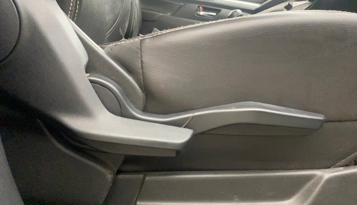 2021 Maruti XL6 ALPHA MT, Petrol, Manual, 41,745 km, Driver Side Adjustment Panel