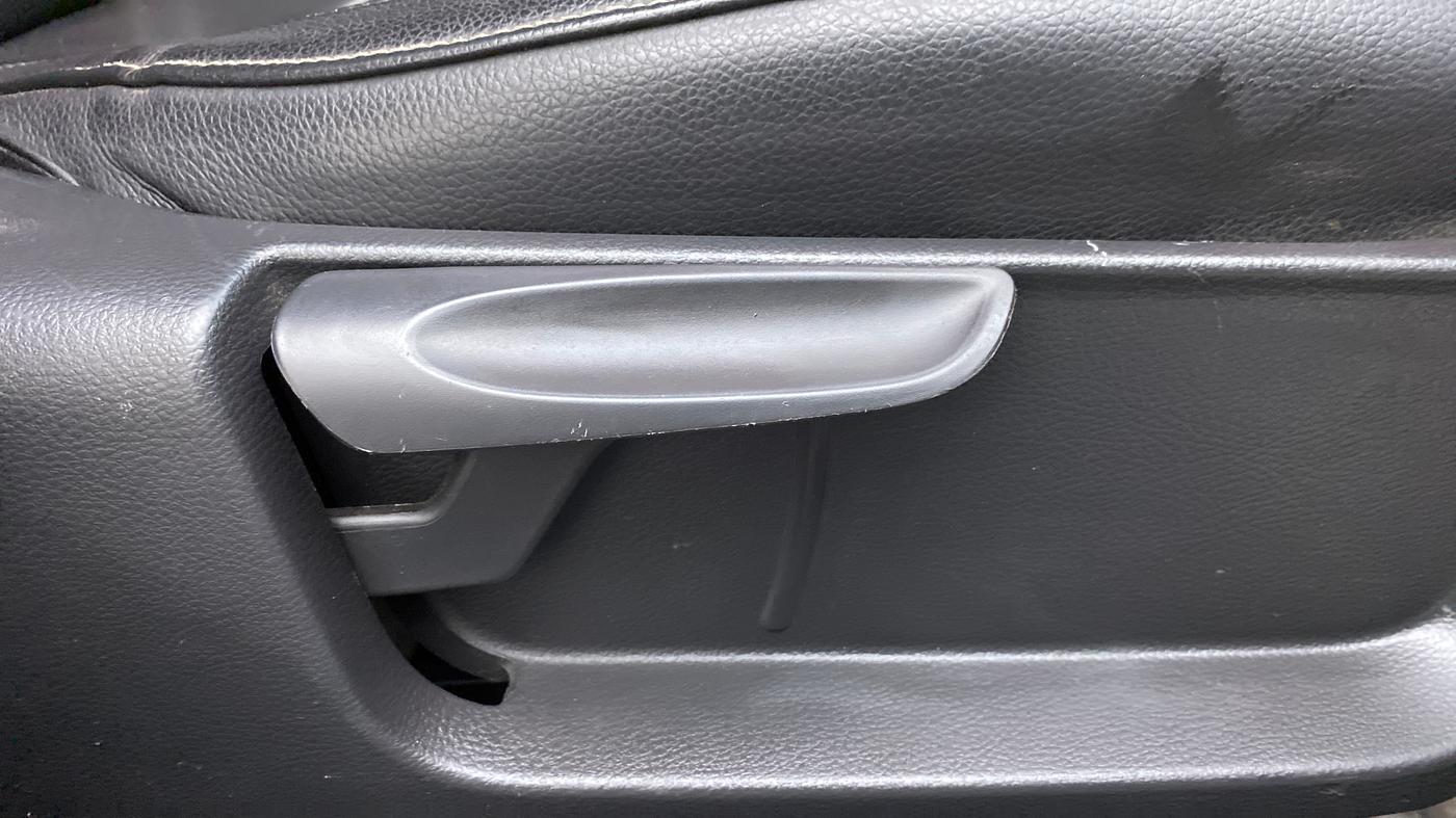 2019 Volkswagen Polo COMFORTLINE  CUP EDITION, Petrol, Manual, 95,158 km, Driver Side Adjustment Panel