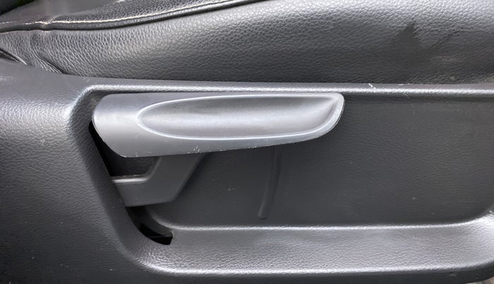 2019 Volkswagen Polo COMFORTLINE  CUP EDITION, Petrol, Manual, 95,158 km, Driver Side Adjustment Panel