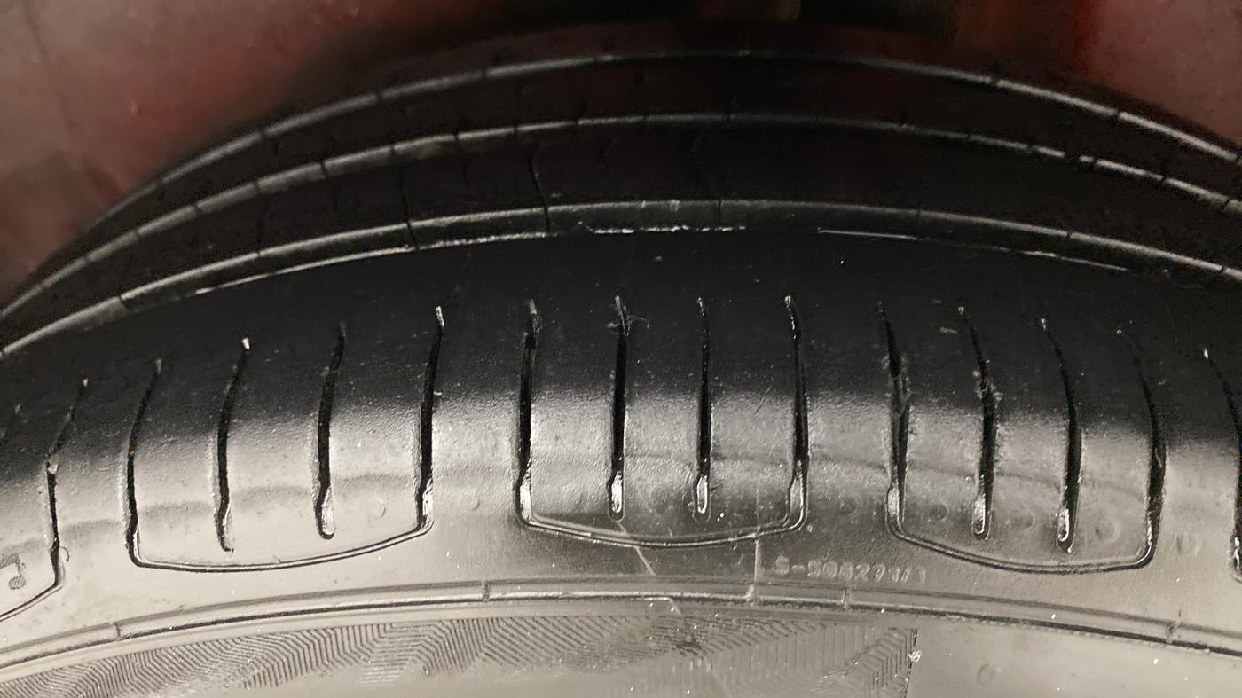 2019 Volkswagen Polo COMFORTLINE  CUP EDITION, Petrol, Manual, 95,158 km, Left Rear Tyre Tread