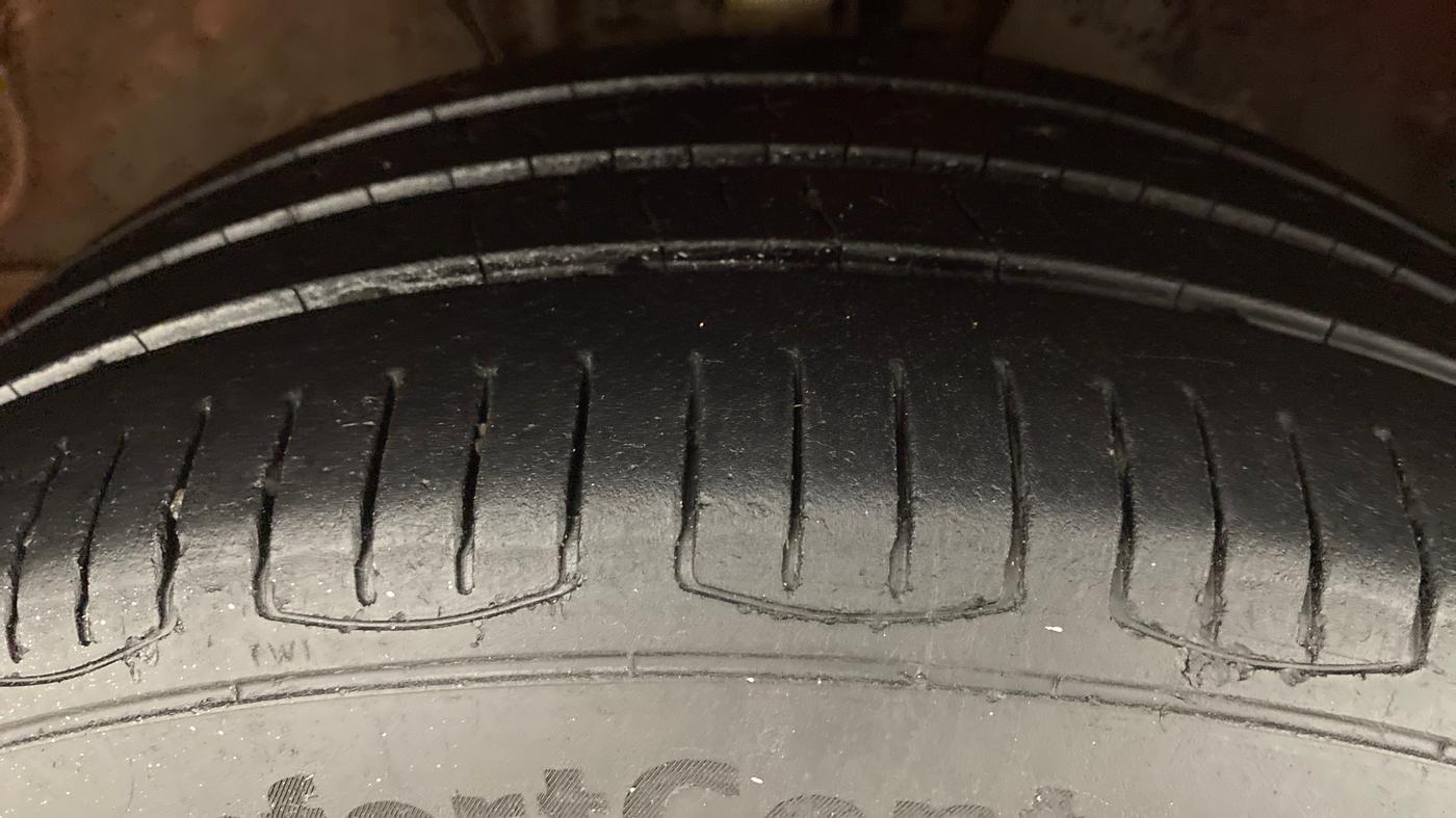 2019 Volkswagen Polo COMFORTLINE  CUP EDITION, Petrol, Manual, 95,158 km, Right Front Tyre Tread