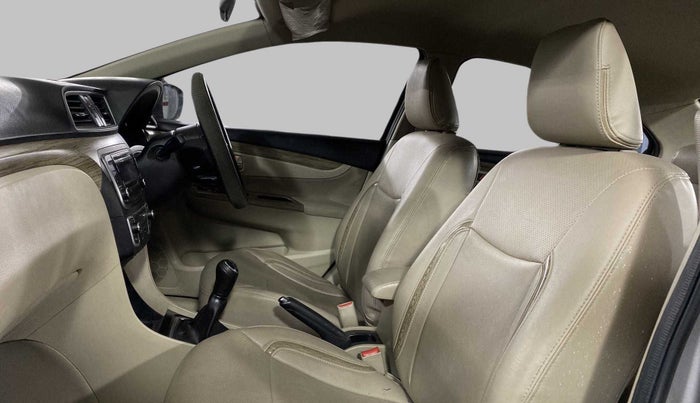 2019 Maruti Ciaz DELTA 1.5 SHVS MT PETROL, Petrol, Manual, 46,238 km, Right Side Front Door Cabin