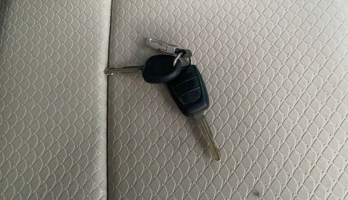 2020 Hyundai NEW SANTRO SPORTZ MT, Petrol, Manual, 39,701 km, Key Close Up