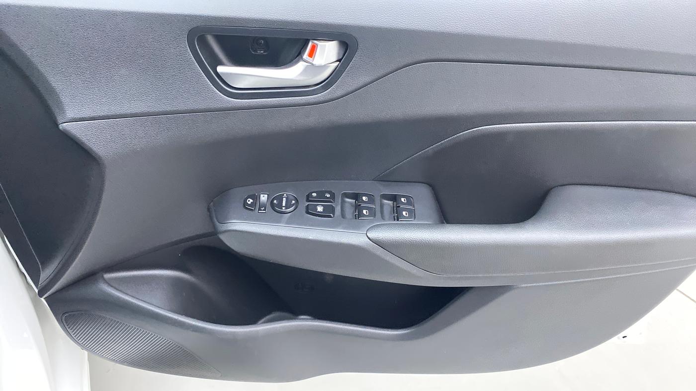 2020 Hyundai Verna SX (O) 1.0 TURBO DCT, Petrol, Automatic, 29,708 km, Driver Side Door Panels Control
