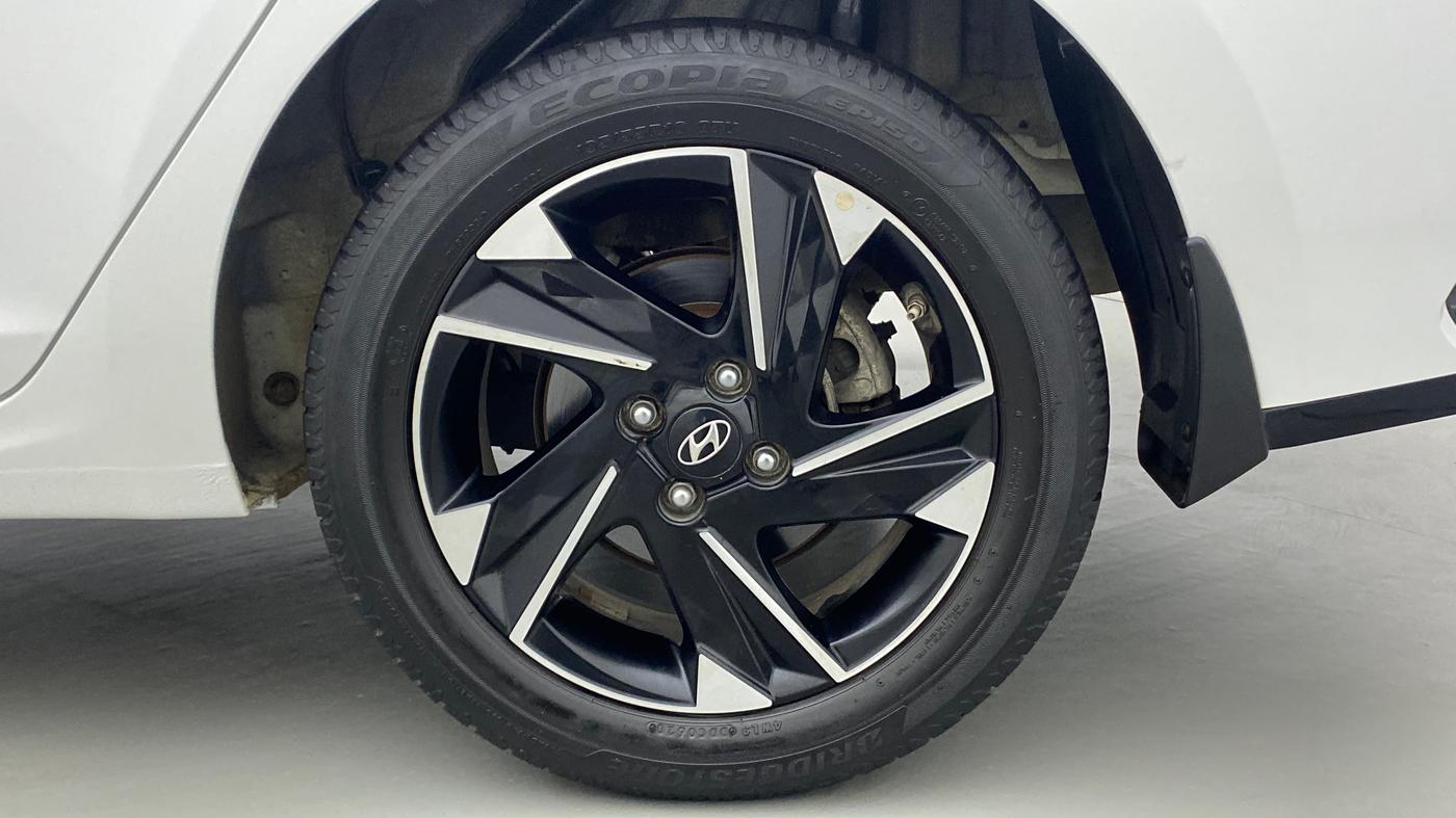 2020 Hyundai Verna SX (O) 1.0 TURBO DCT, Petrol, Automatic, 29,708 km, Left Rear Wheel