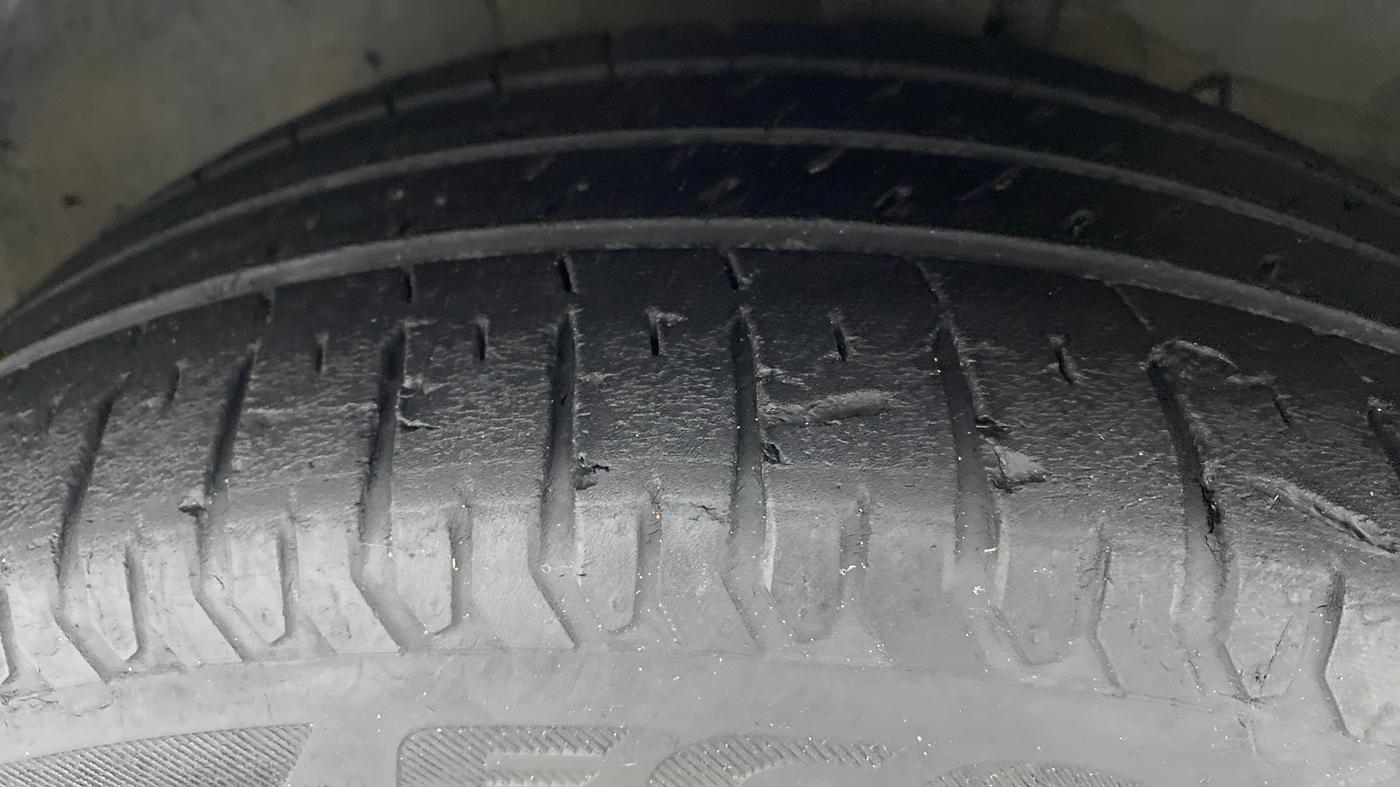2020 Hyundai Verna SX (O) 1.0 TURBO DCT, Petrol, Automatic, 29,708 km, Left Front Tyre Tread