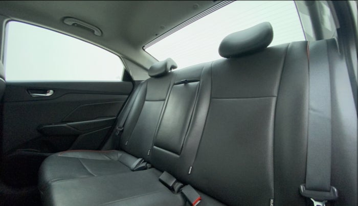 2020 Hyundai Verna SX (O) 1.0 TURBO DCT, Petrol, Automatic, 29,708 km, Right Side Rear Door Cabin