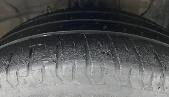 2020 Hyundai Verna SX (O) 1.0 TURBO DCT, Petrol, Automatic, 29,708 km, Right Front Tyre Tread