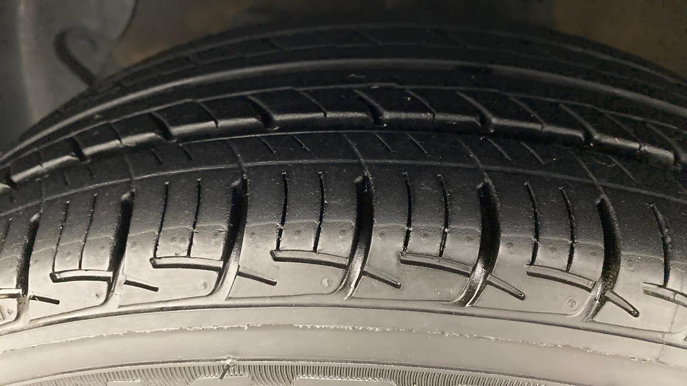 2019 Hyundai Grand i10 SPORTZ 1.2 KAPPA VTVT, Petrol, Manual, 46,622 km, Left Front Tyre Tread