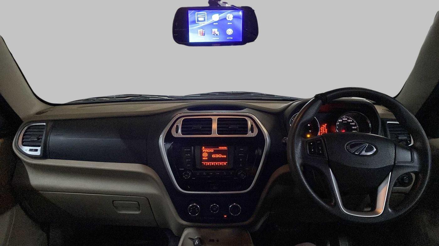 2015 Mahindra TUV300 T8 AMT, Diesel, Automatic, 98,637 km, Dashboard