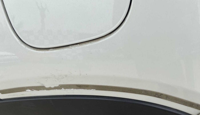 2017 Maruti Vitara Brezza ZDI PLUS, Diesel, Manual, 81,709 km, Left quarter panel - Cladding has minor damage