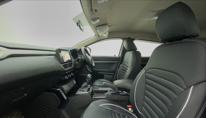 2021 Renault Kiger RXZ 1.0 MT, Petrol, Manual, 7,450 km, Right Side Front Door Cabin