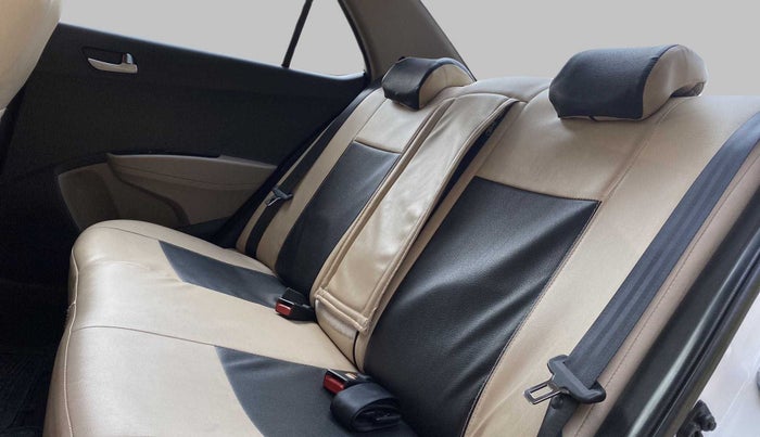 2017 Hyundai Xcent SX 1.2, Petrol, Manual, 13,852 km, Right Side Rear Door Cabin