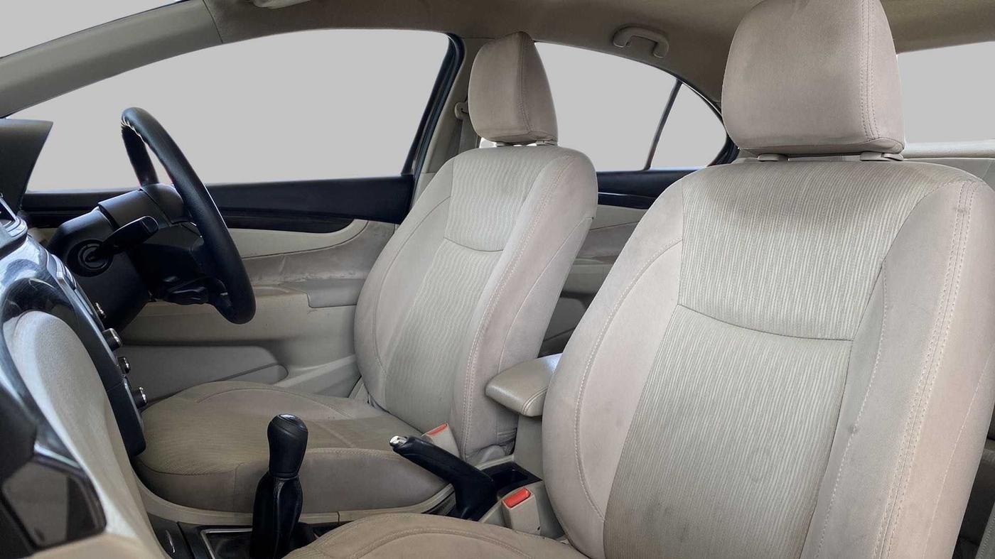 2015 Maruti Ciaz VDI+ SHVS, Diesel, Manual, 86,546 km, Right Side Front Door Cabin