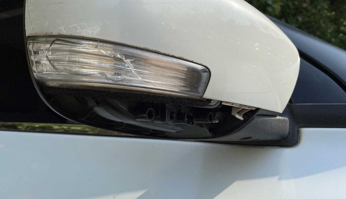 2018 Maruti Swift VXI, Petrol, Manual, 84,823 km, Right rear-view mirror - Indicator light has minor damage