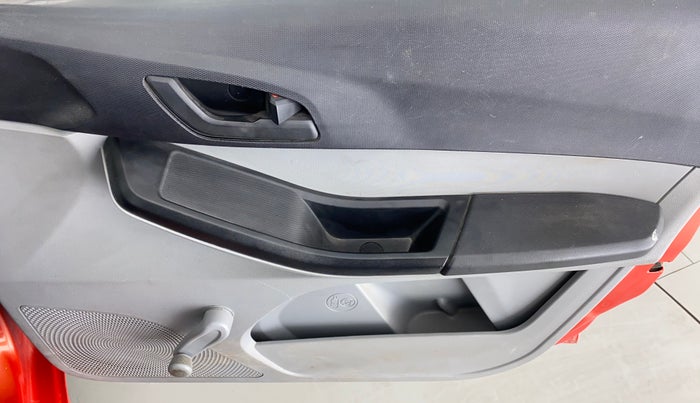 2021 Tata Tiago XE PETROL, Petrol, Manual, 25,238 km, Driver Side Door Panels Control