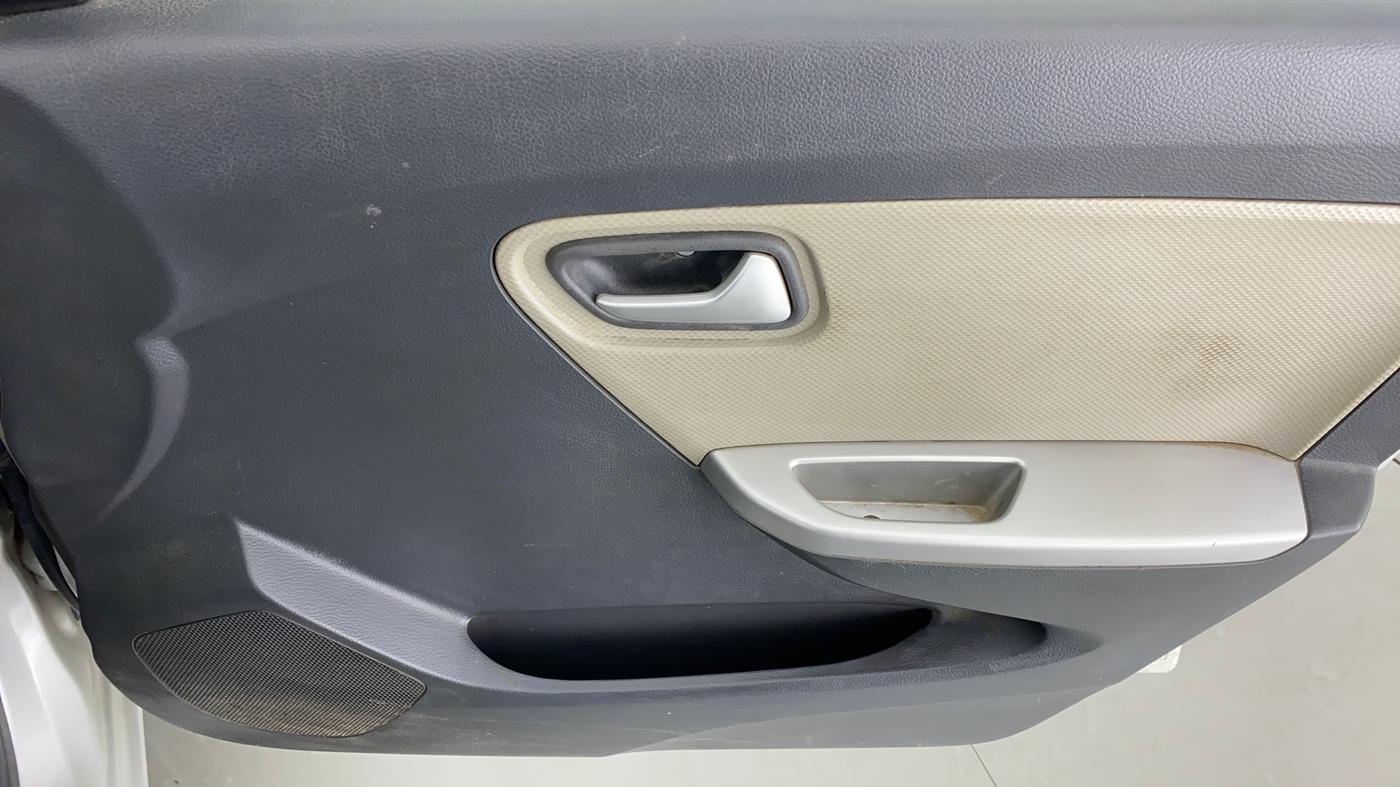 2019 Maruti Alto K10 VXI, CNG, Manual, 31,708 km, Driver Side Door Panels Control