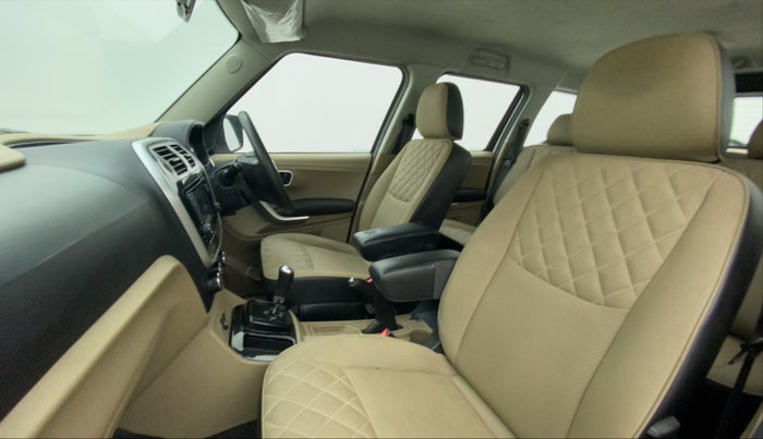 2018 Mahindra TUV300 T10 AMT, Diesel, Automatic, 56,552 km, Right Side Front Door Cabin