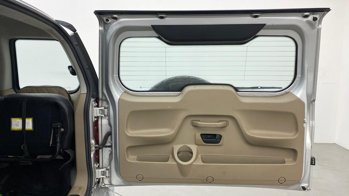 2018 Mahindra TUV300 T10 AMT, Diesel, Automatic, 56,552 km, Boot Door Open