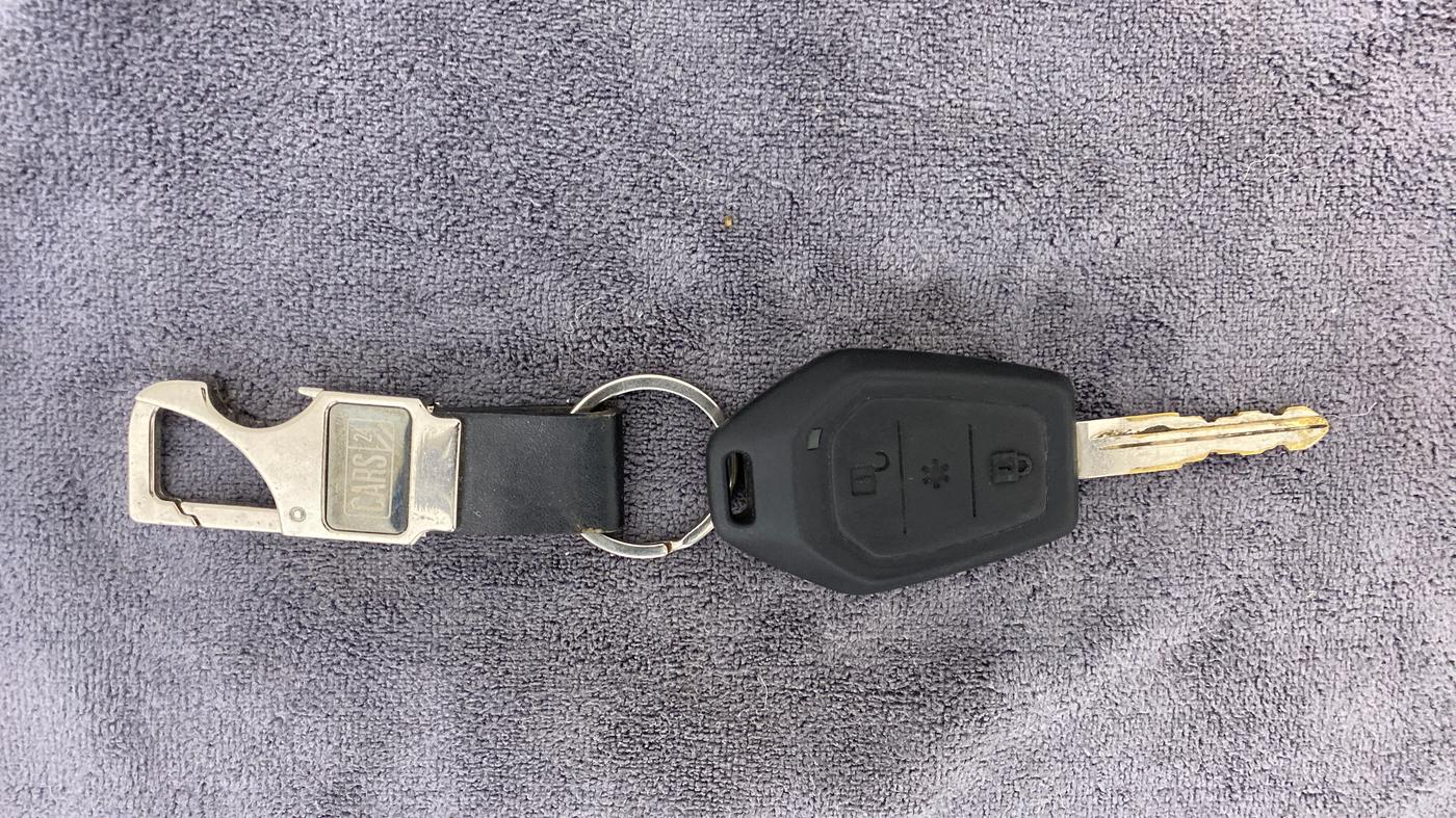 2018 Mahindra TUV300 T10 AMT, Diesel, Automatic, 56,552 km, Key Close Up