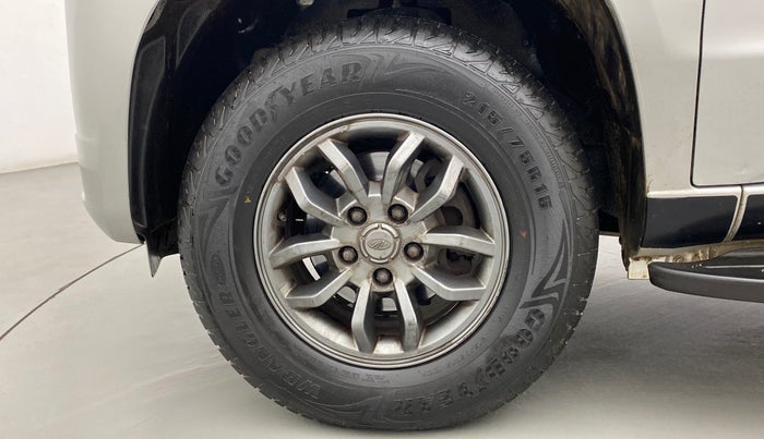 2018 Mahindra TUV300 T10 AMT, Diesel, Automatic, 56,552 km, Left Front Wheel