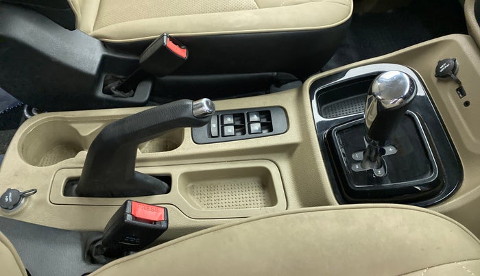 2018 Mahindra TUV300 T10 AMT, Diesel, Automatic, 56,552 km, Gear Lever