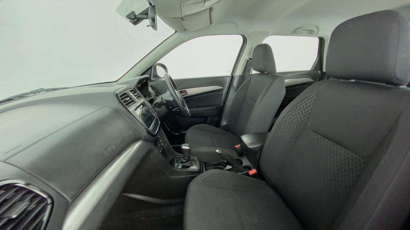 2018 Maruti Vitara Brezza ZDI PLUS AMT, Diesel, Automatic, 61,669 km, Right Side Front Door Cabin