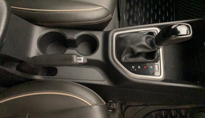 2017 Hyundai Creta SX PLUS AT 1.6 PETROL, Petrol, Automatic, 68,408 km, Gear Lever