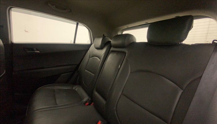 2017 Hyundai Creta SX PLUS AT 1.6 PETROL, Petrol, Automatic, 68,408 km, Right Side Rear Door Cabin