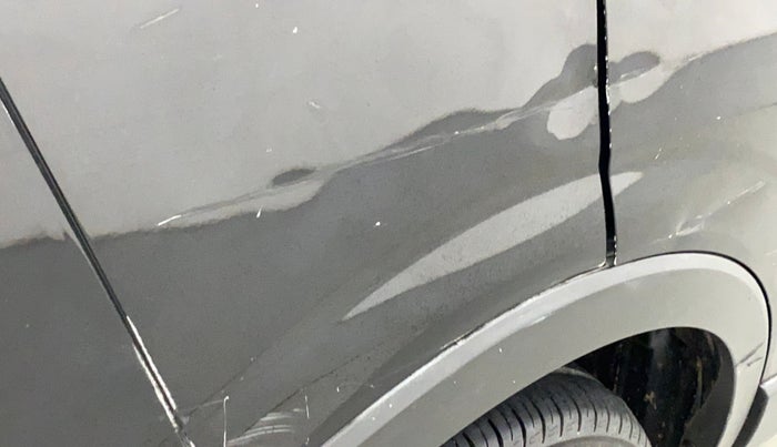 2019 Mahindra XUV300 W8(O), Diesel, Manual, 86,652 km, Right quarter panel - Minor scratches