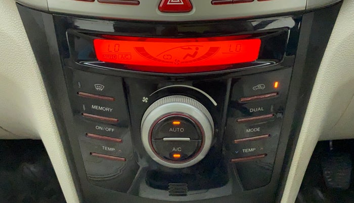 2019 Mahindra XUV300 W8(O), Diesel, Manual, 86,652 km, Automatic Climate Control