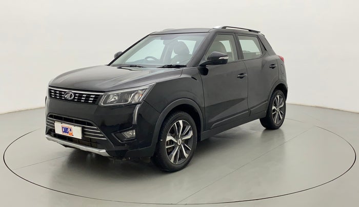 2019 Mahindra XUV300 W8(O), Diesel, Manual, 86,652 km, Left Front Diagonal