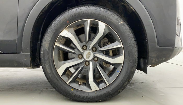2019 Mahindra XUV300 W8(O), Diesel, Manual, 86,652 km, Right Front Wheel