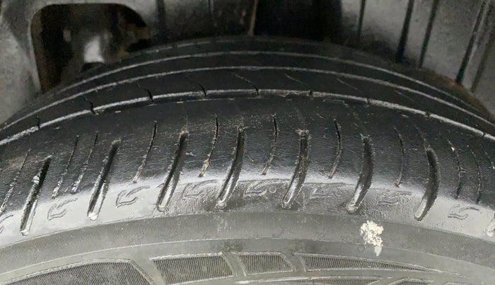 2019 Mahindra XUV300 W8(O), Diesel, Manual, 86,652 km, Left Rear Tyre Tread