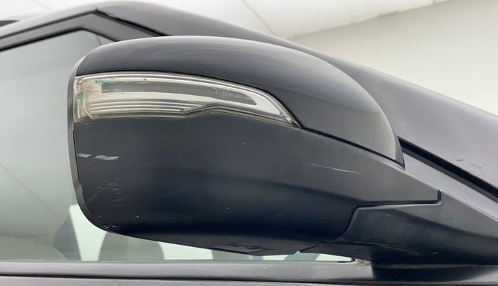 2019 Mahindra XUV300 W8(O), Diesel, Manual, 86,652 km, Right rear-view mirror - Slight misalignment
