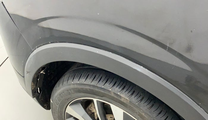 2019 Mahindra XUV300 W8(O), Diesel, Manual, 86,652 km, Left fender - Cladding has minor damage