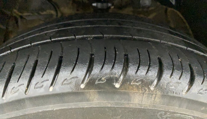 2019 Mahindra XUV300 W8(O), Diesel, Manual, 86,652 km, Left Front Tyre Tread