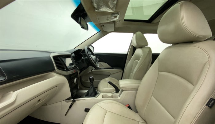 2019 Mahindra XUV300 W8(O), Diesel, Manual, 86,652 km, Right Side Front Door Cabin