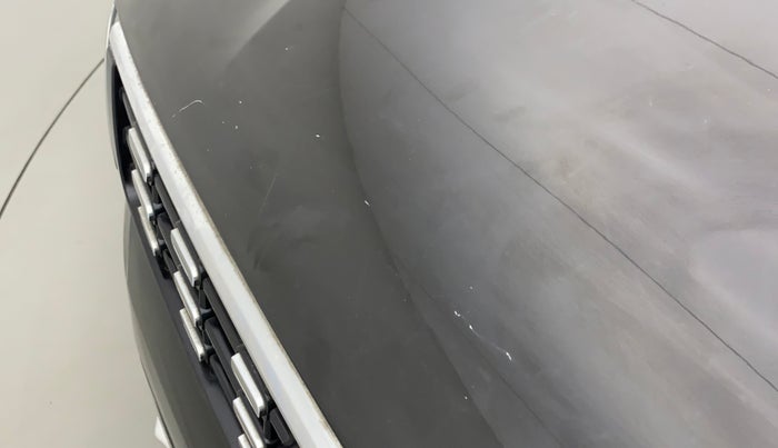 2019 Mahindra XUV300 W8(O), Diesel, Manual, 86,652 km, Bonnet (hood) - Minor scratches
