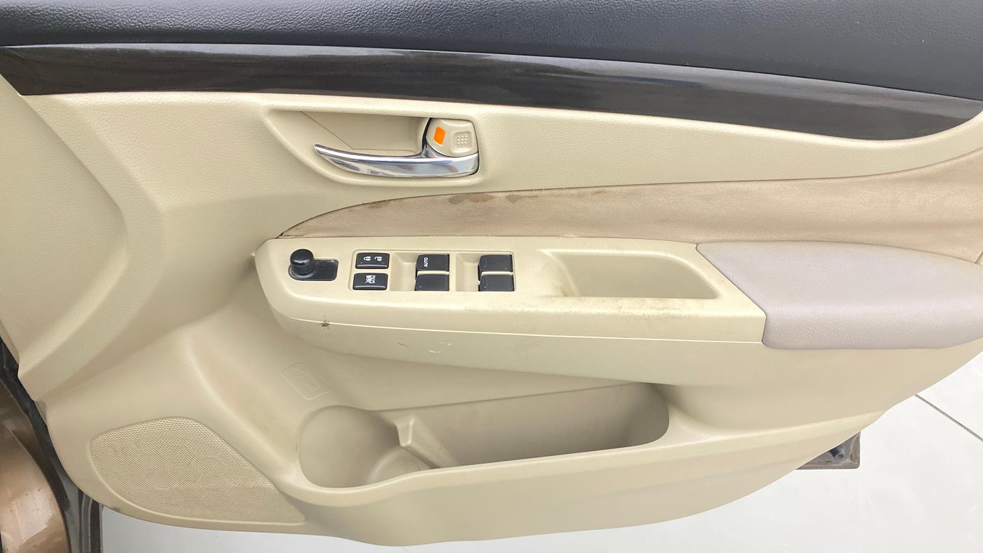 2016 Maruti Ciaz VDI+ SHVS, Diesel, Manual, 85,890 km, Driver Side Door Panels Control