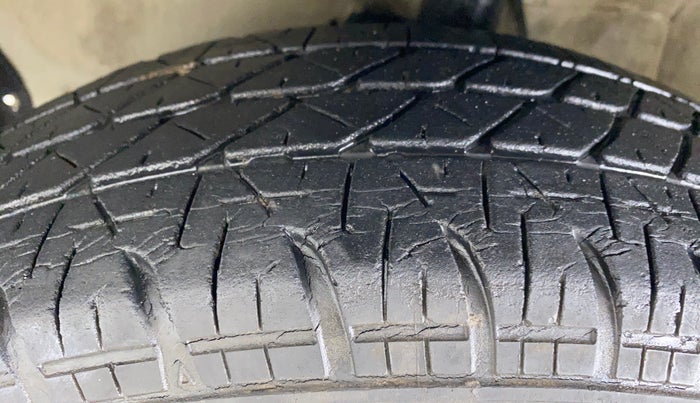 2012 Maruti Ritz VXI, Petrol, Manual, 41,115 km, Left Front Tyre Tread